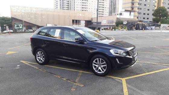 VOLVO XC60 2.0 T5 MOMENTUM GASOLINA 4P AUTOMÁTICO